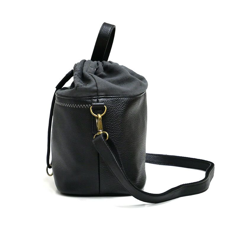 黒いレザー巾着ショルダーバッグ MAISON SPECIAL ショルダーバッグ 「UNISEX」「EX」Vegan