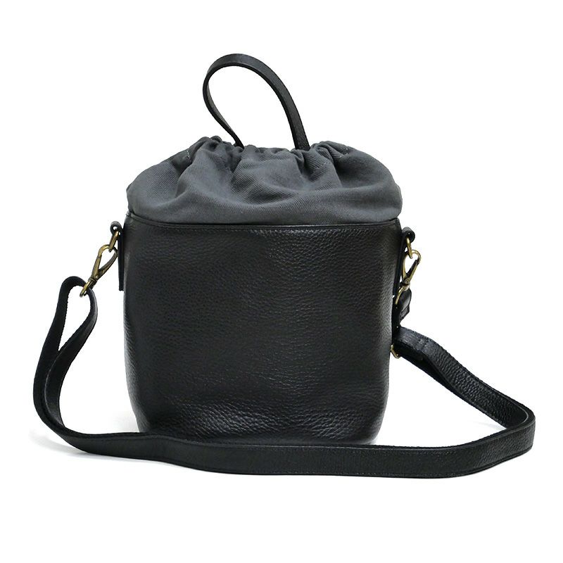 黒いレザー巾着ショルダーバッグ MAISON SPECIAL ショルダーバッグ 「UNISEX」「EX」Vegan